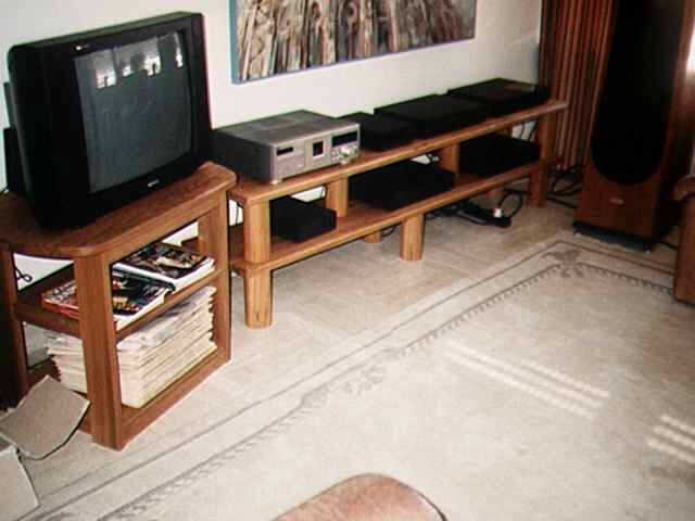 Phonoregal in R&uuml;ster