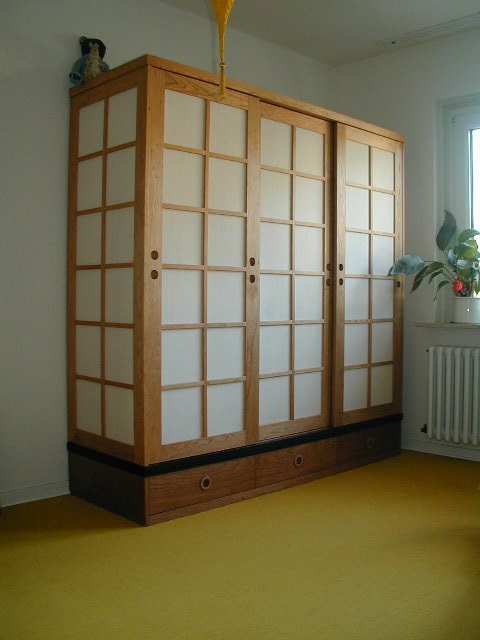 Kleiderschrank in Kirsche