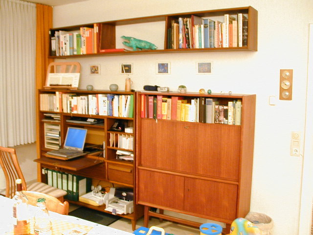 PC-Sekret&auml;r in R&uuml;ster, gebeizt