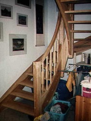 4 Treppen, halbgewendelt - Antritt